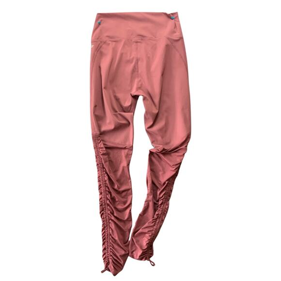 Fabletics Women's Cachel Mid-rise Dance Blush Leggings Large - Picture 2 of 5